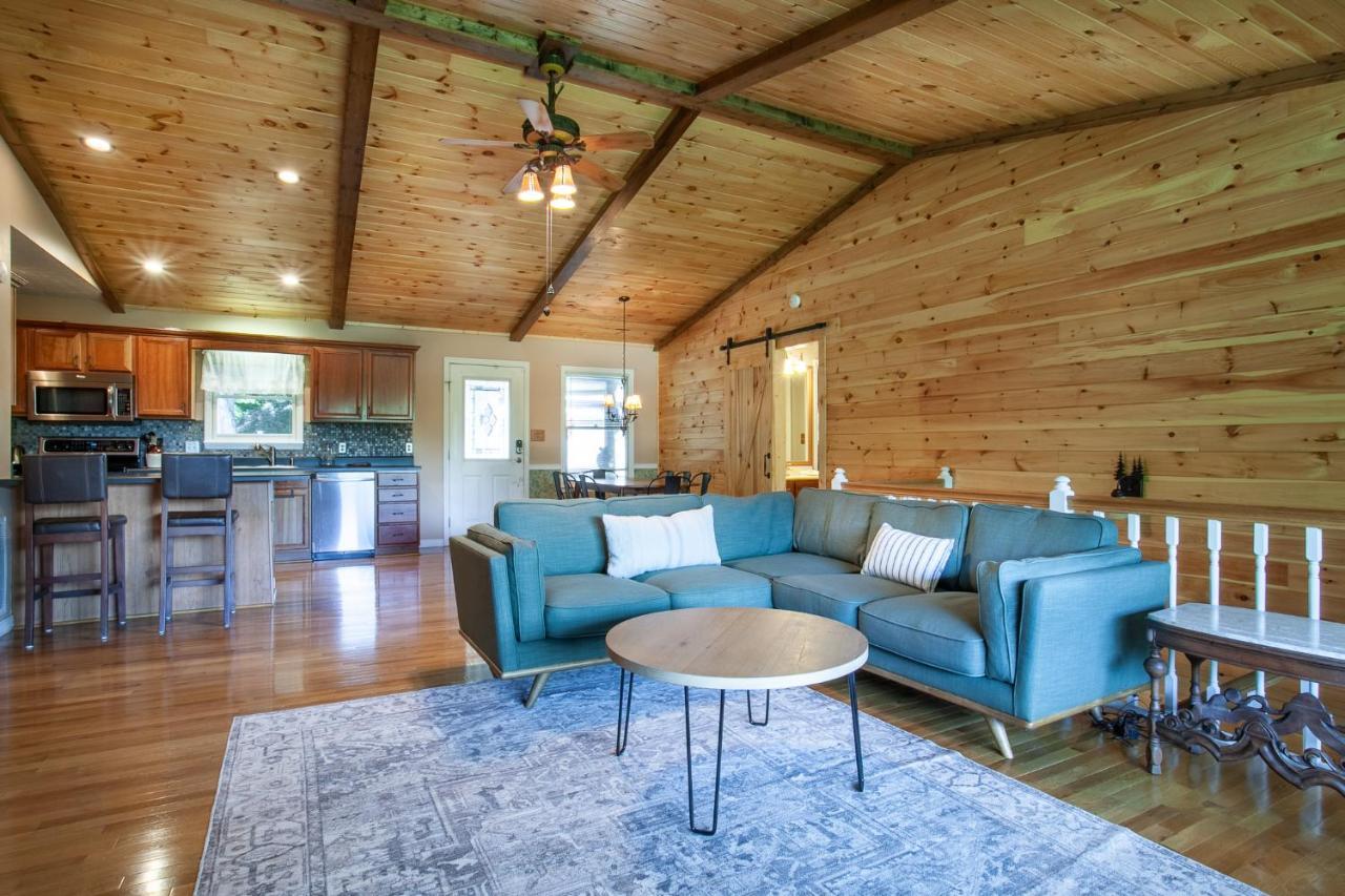 Ole Smoky Bnb - Game Room, Hot Tub, Mtn Views! Pigeon Forge Bagian luar foto