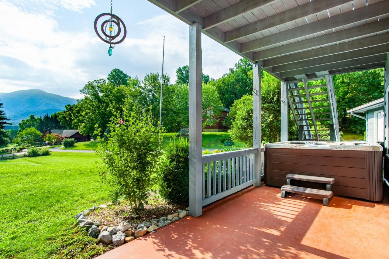Ole Smoky Bnb - Game Room, Hot Tub, Mtn Views! Pigeon Forge Bagian luar foto