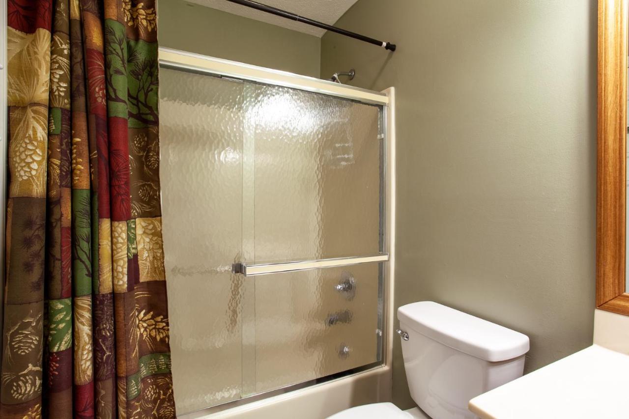 Ole Smoky Bnb - Game Room, Hot Tub, Mtn Views! Pigeon Forge Bagian luar foto