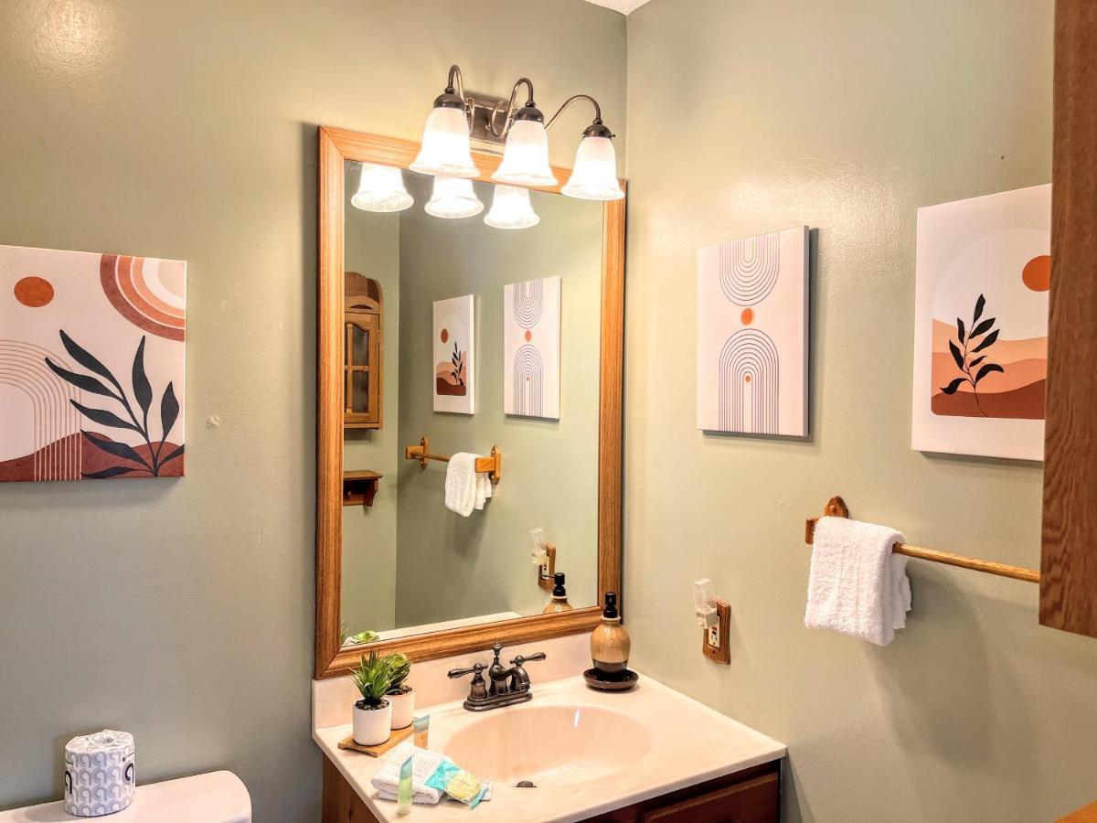 Ole Smoky Bnb - Game Room, Hot Tub, Mtn Views! Pigeon Forge Bagian luar foto