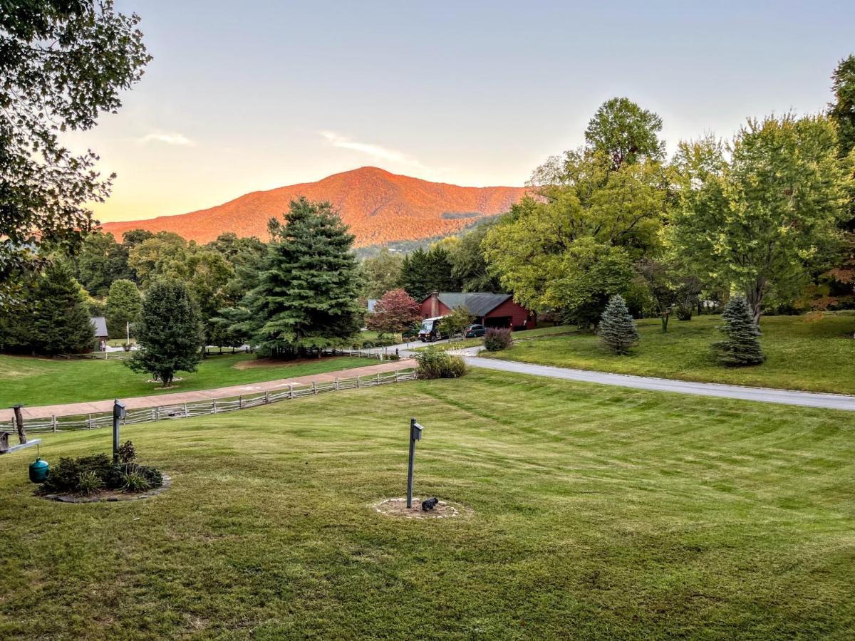 Ole Smoky Bnb - Game Room, Hot Tub, Mtn Views! Pigeon Forge Bagian luar foto