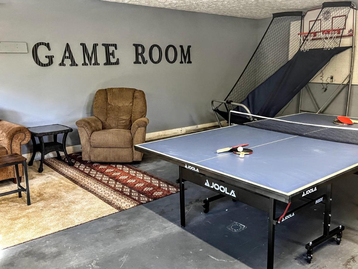 Ole Smoky Bnb - Game Room, Hot Tub, Mtn Views! Pigeon Forge Bagian luar foto
