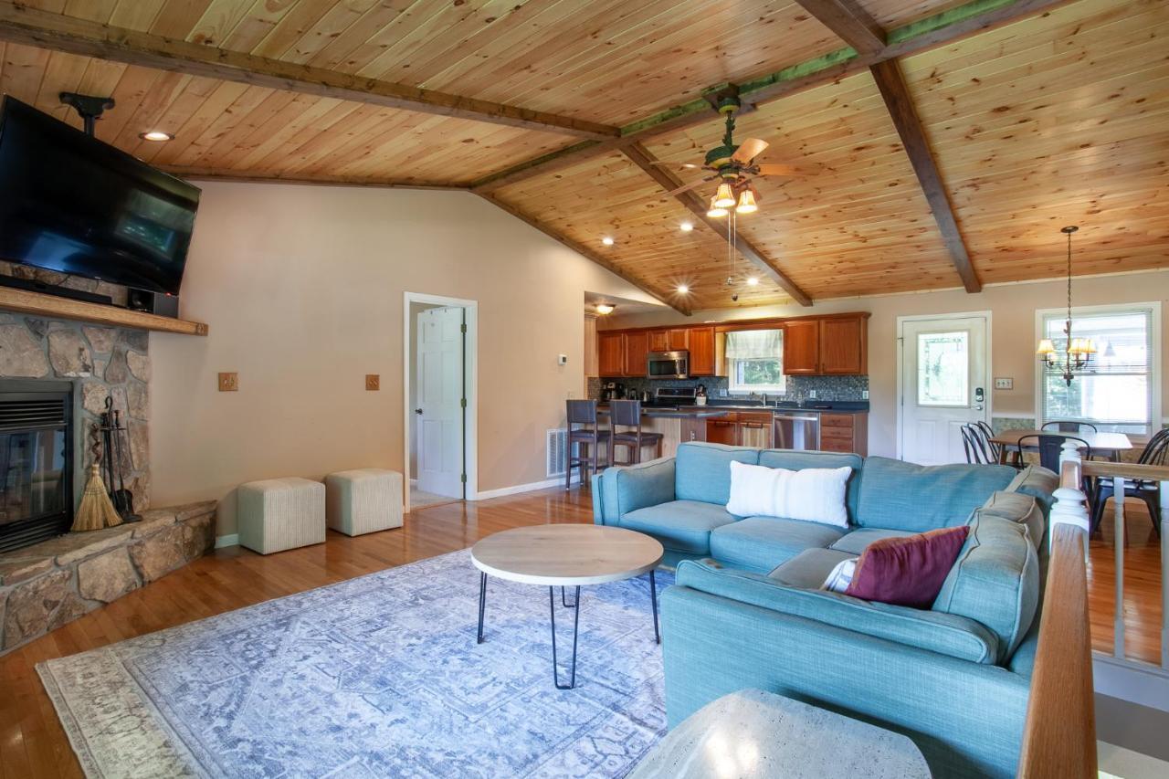 Ole Smoky Bnb - Game Room, Hot Tub, Mtn Views! Pigeon Forge Bagian luar foto