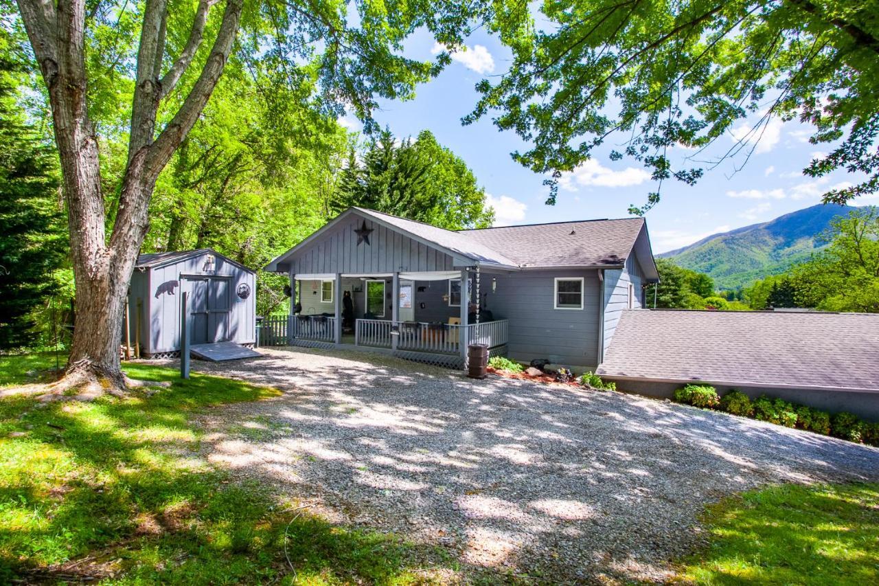 Ole Smoky Bnb - Game Room, Hot Tub, Mtn Views! Pigeon Forge Bagian luar foto