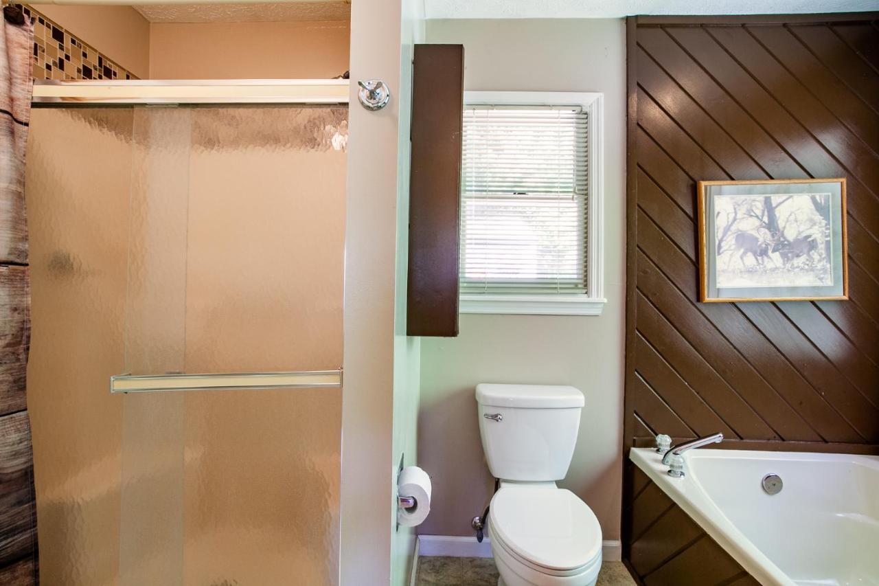 Ole Smoky Bnb - Game Room, Hot Tub, Mtn Views! Pigeon Forge Bagian luar foto