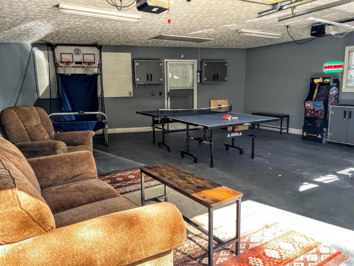 Ole Smoky Bnb - Game Room, Hot Tub, Mtn Views! Pigeon Forge Bagian luar foto