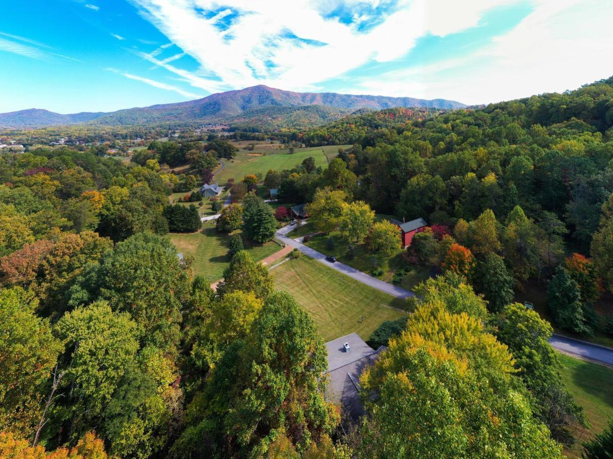 Ole Smoky Bnb - Game Room, Hot Tub, Mtn Views! Pigeon Forge Bagian luar foto